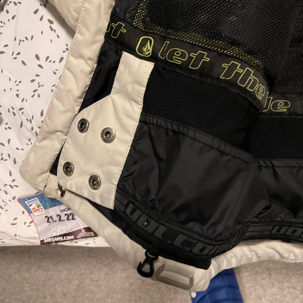 Volcom winter/ski jacket - Picture 5 of 11